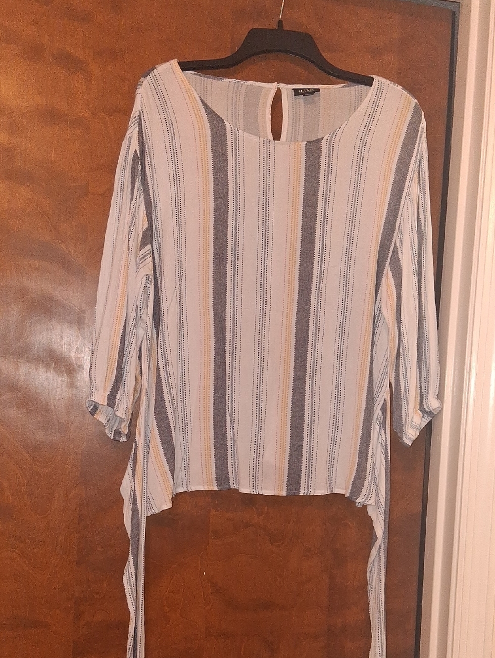 a.n.a Striped Scoop-Neck Tunic in White, Gray & Tan